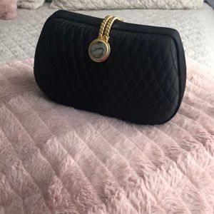 Purse in a good condition only use few times